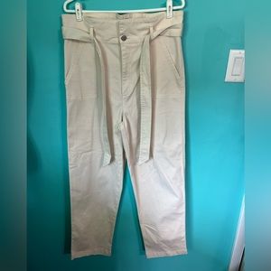 #28 EUC Alice + Olivia Beige Denim Paper Bag Pants with Pockets